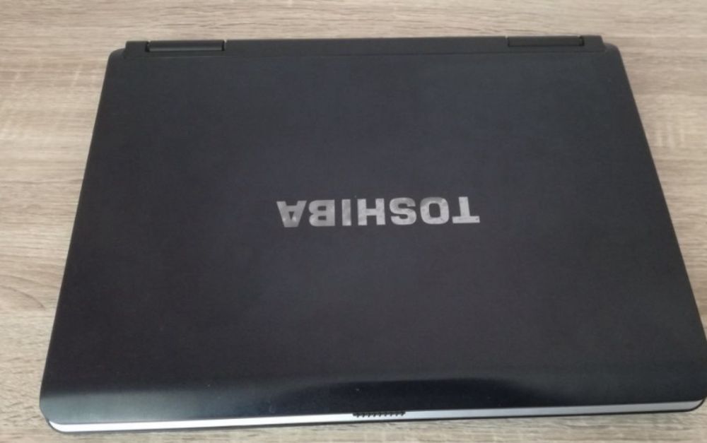 Vendo portátil toshiba L40 para peças