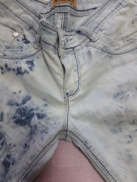 Джинсы на девочку  бу размер 44