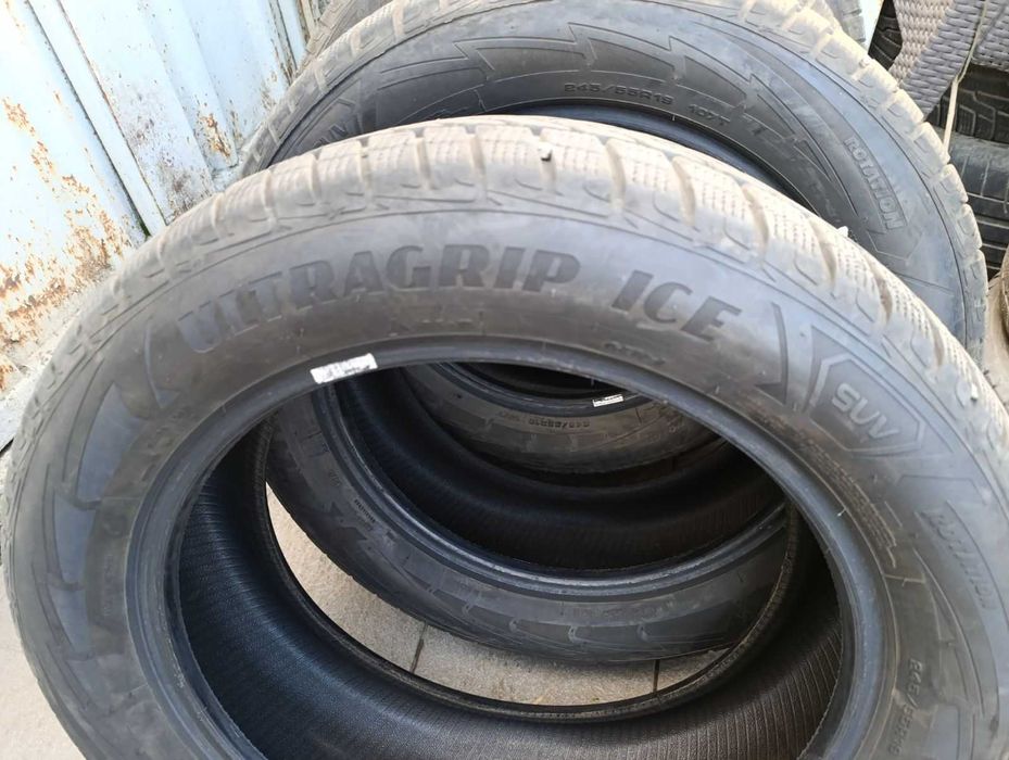 Продам комплект шин Goodyear UltraGrip 245/55 R19