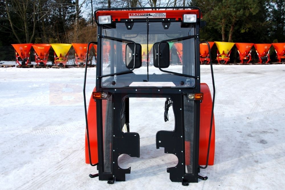 Kabina MF 235 255 z kołami 28" lub 32" sadownicza zwężona (OGRODNIK)