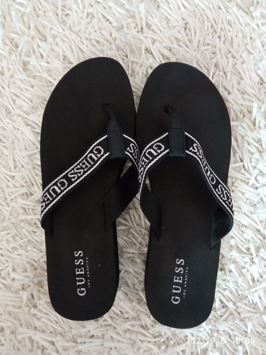 Klapki damskie firmy GUESS.Rozm.40
