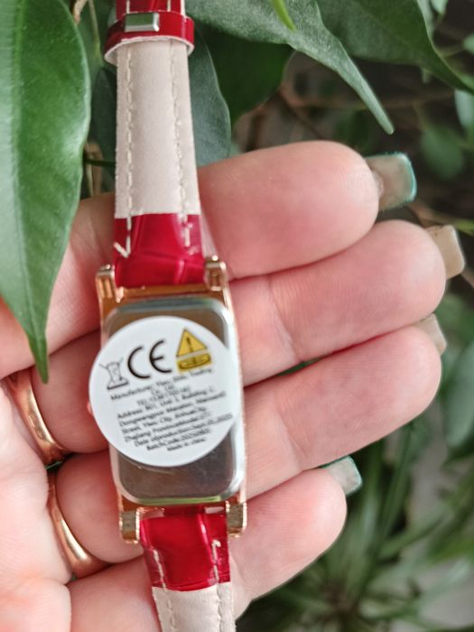 Жіночий годинник новий