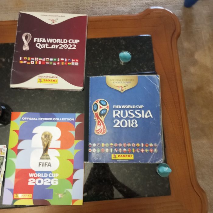 Caderneta mundial completa 2018 e 2022