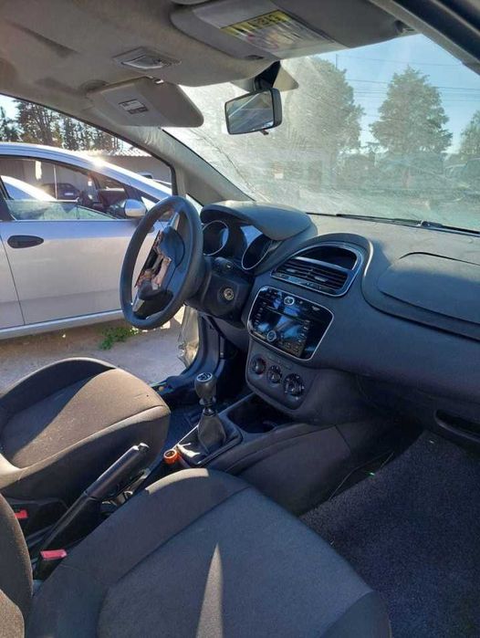 Para Peças Fiat Grande Punto 1.2 de 2016 com boa mecânica