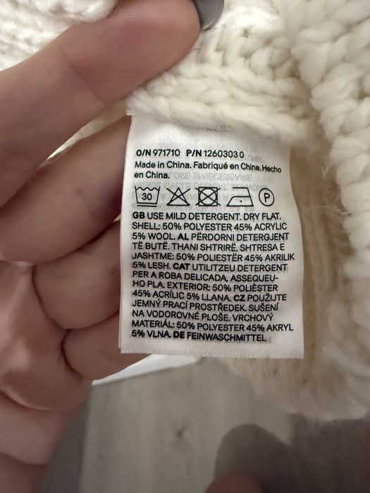 Cвитер H&M  молочний