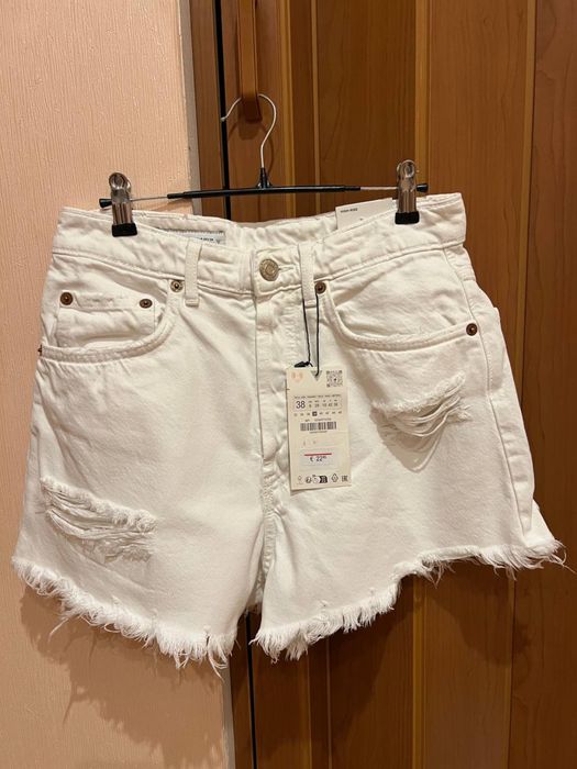Шорти фірми Zara