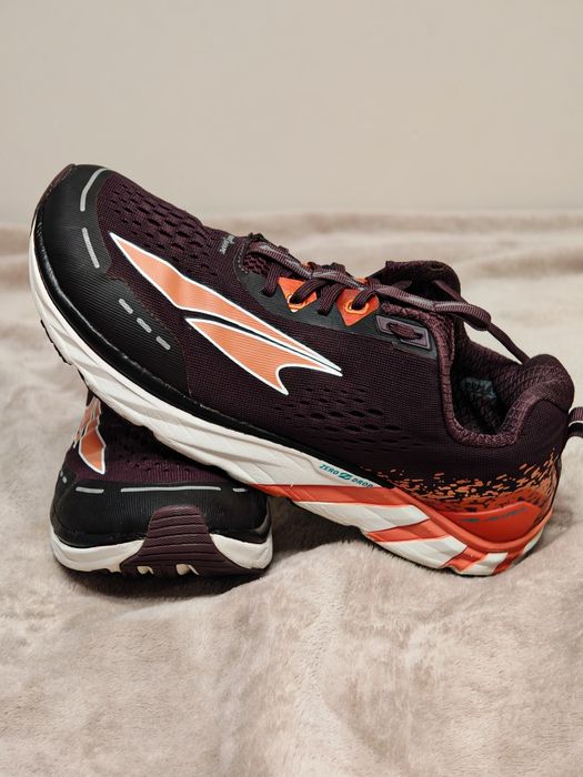 Altra Torin 4  (40р)