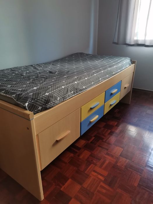 Cama e camiseiro de bom material