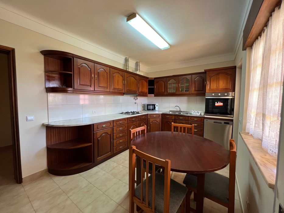 Aluga-se moradia V3 nos arredores de Portimão