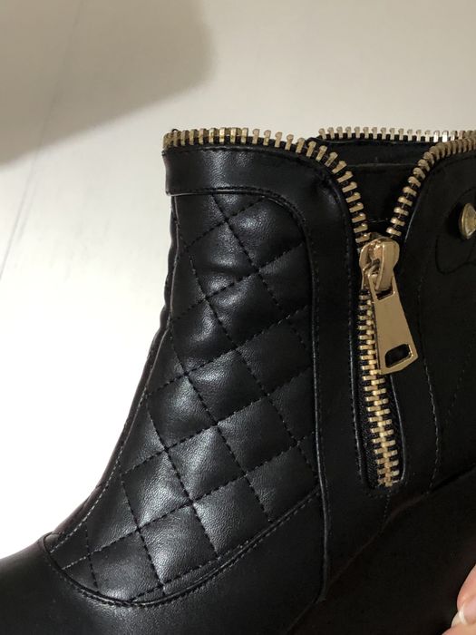 Ботильйони на платформі