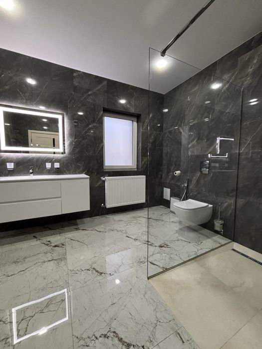 Здається Сучасний котедж в центрі Трускавця