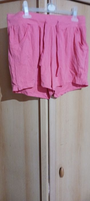 Nowe krótkie spodenki