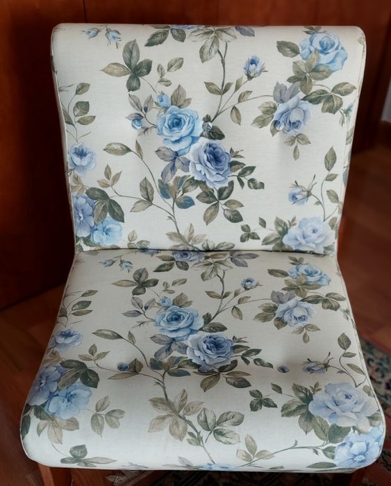 Sofá individual em tecido