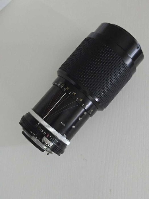 NIKON zoom nikkor 80-200 f4.5