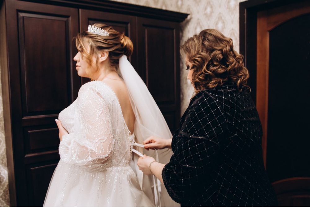 Весільна сукня 50-52 розміру