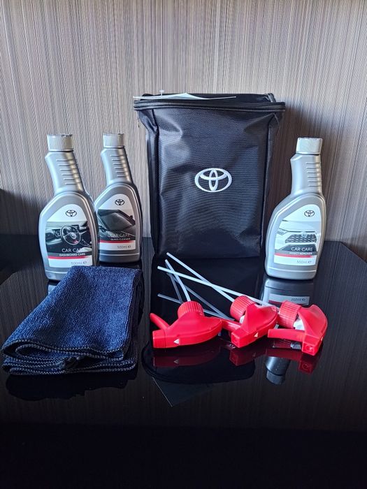Toyota - zestaw oryginalnych kosmetyków w praktycznej saszetce. Idealny prezent dla kierowcy