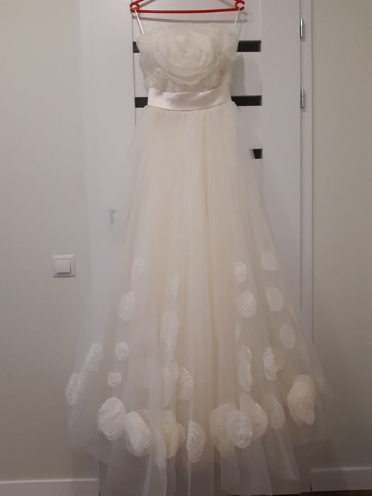 Весільна сукня.Колір айворі.На тендітну дівчинку.