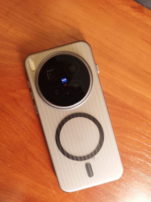 Телефон vivo x300 pro