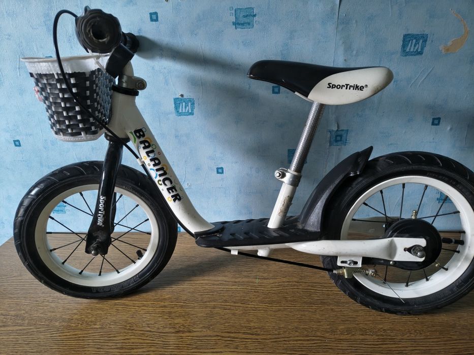 Rowerek biegowy SporTrike Balancer – Solidny, Pompowane koła!