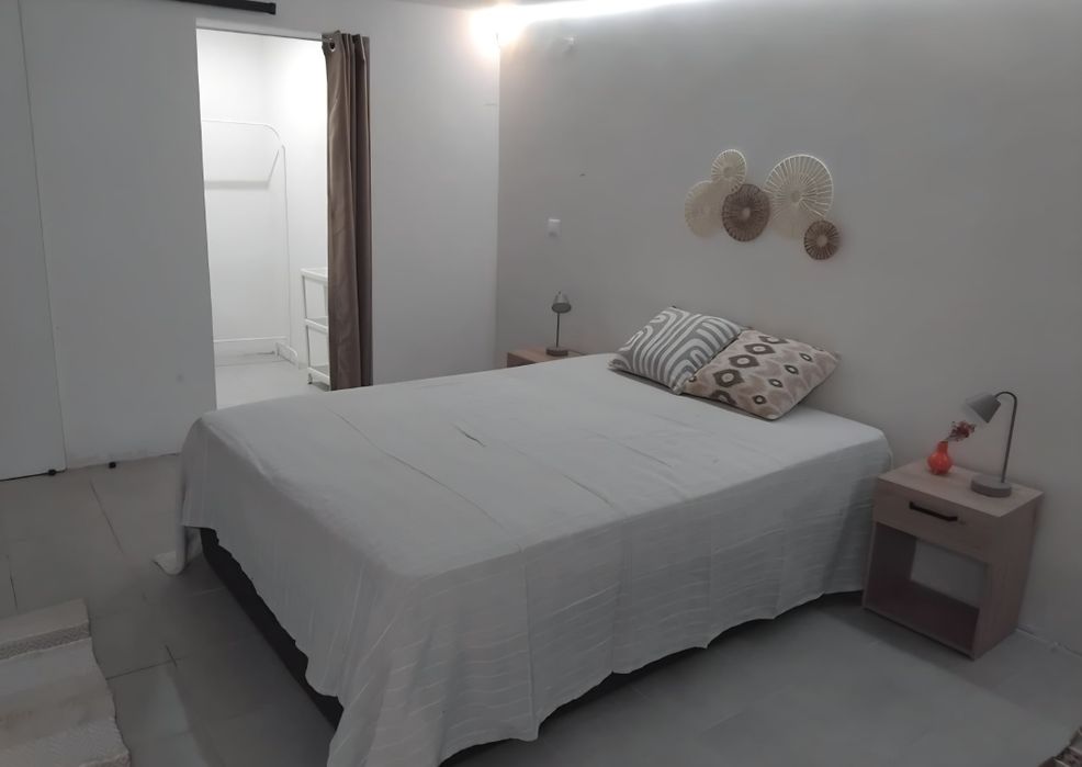 Estúdio Entre-os-Rios Penafiel com água e luz incluídos