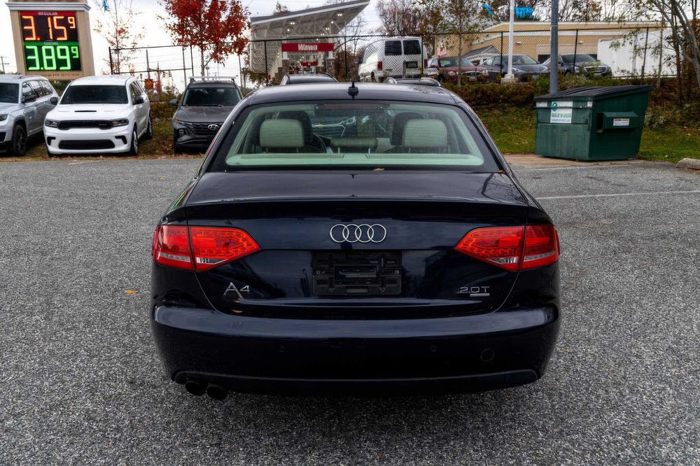 Audi A4 2.0T Premium Plus      2011