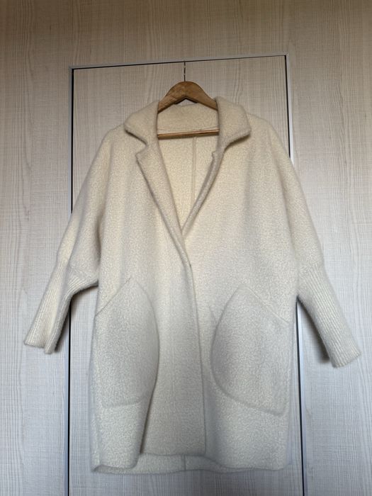 Długi jasny sweter typu kimono z kieszeniami, rozmiar uniwersalny