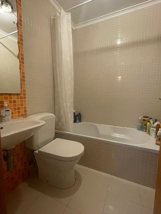 Quarto excelente aluga-se a estudantes em Aveiro