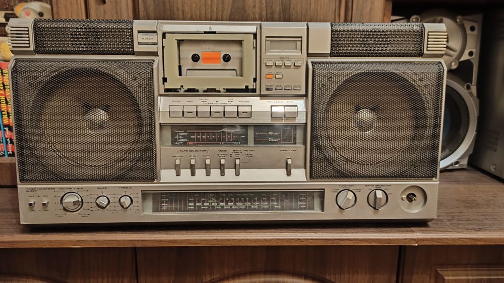 Магнитола Akai производство Япония