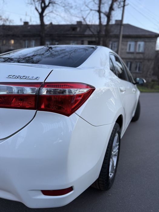 Toyota corolla 1.6 Автомат симейная машина
