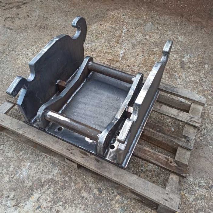 Mocowanie haki jcb Q-fit adapter lyzka widly mieszalnik szufla paleciak jcb 2cx szybkozlacze