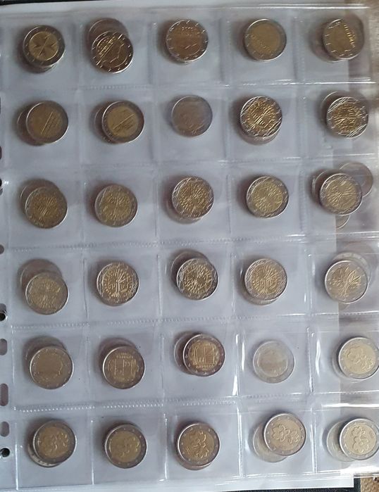 Moedas de euros comemorativas e correntes