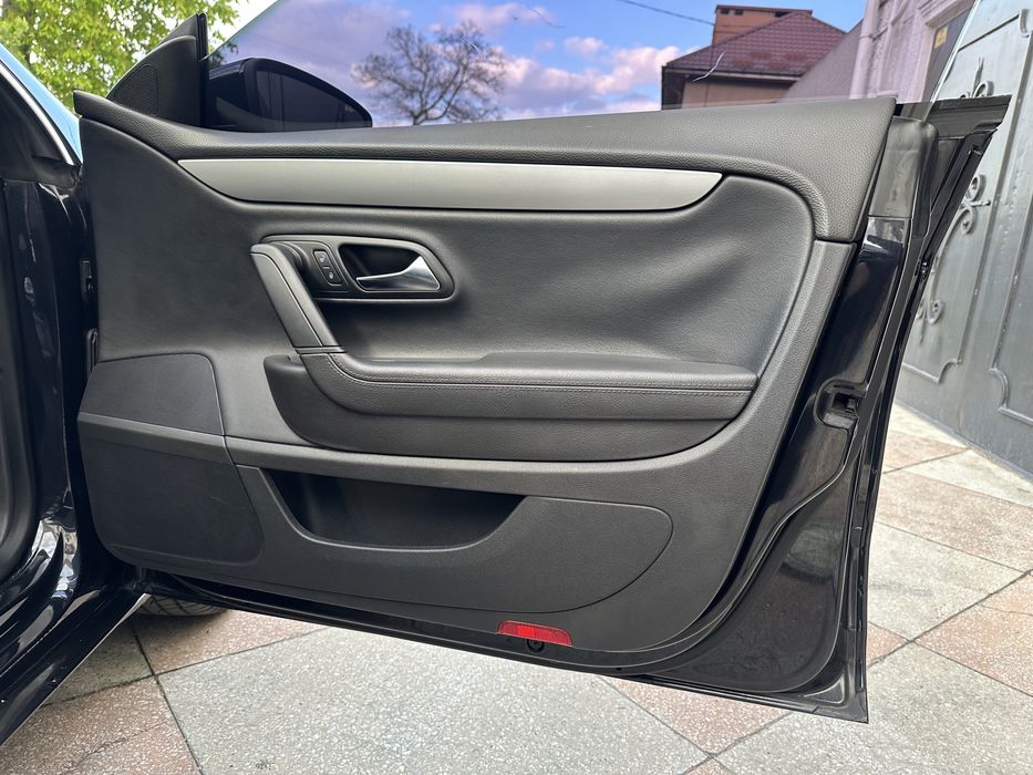 VOLKSWAGEN  PASSAT CC / 2.0 TSI.Автомат