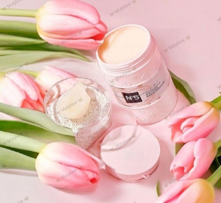 Rewelacyjna maska z Aminokwasami perfumowana
kultowym zapachem Chanel
