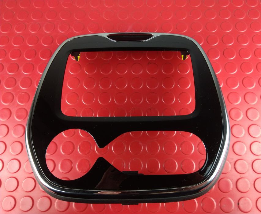 Moldura Radio GPS 682705384R - RENAULT CAPTUR I