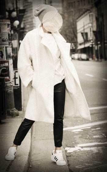 Белое демисезонное кашемировое пальто