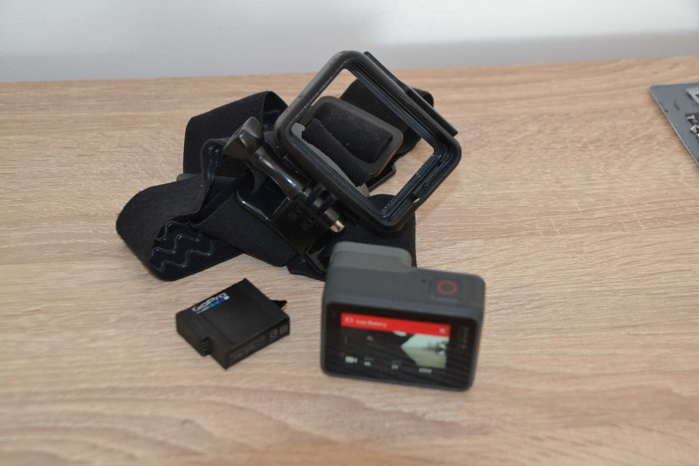 Gopro hero 5 + dodatkowa bateria + uchwyt