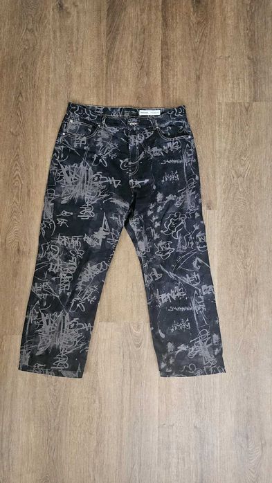 Jeans Bershka graffiti preto cinzento EUR 46 homem