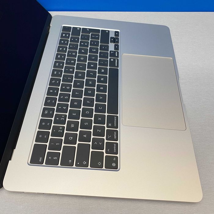 Apple MacBook Air 15.3" | 2025 | M4 10-Cores | 16GB | 512GB | Starlight