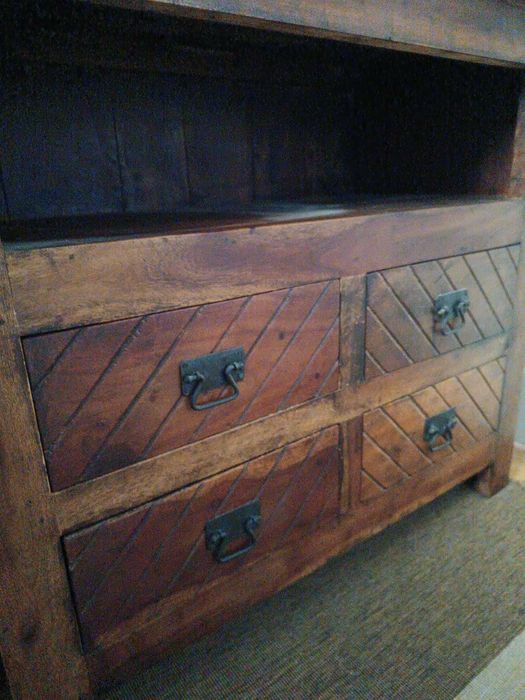 Movél Rústico de TV