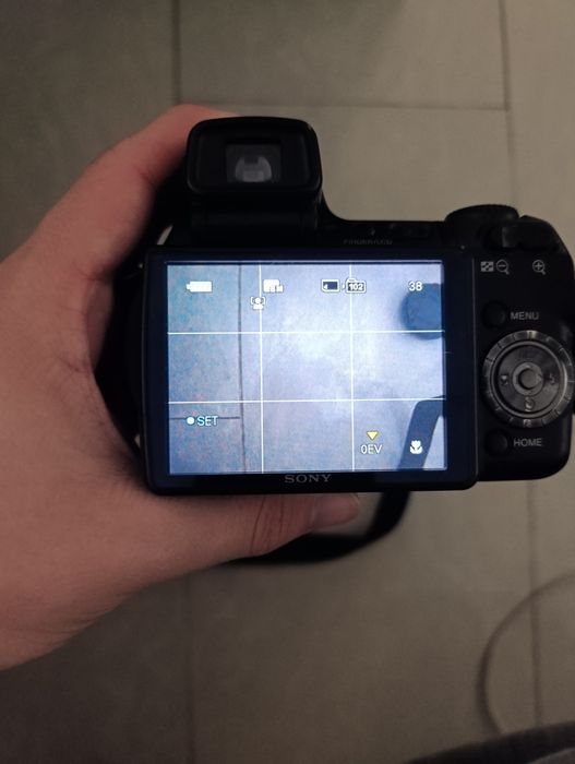 Sony Cyber-shot DSC-H9