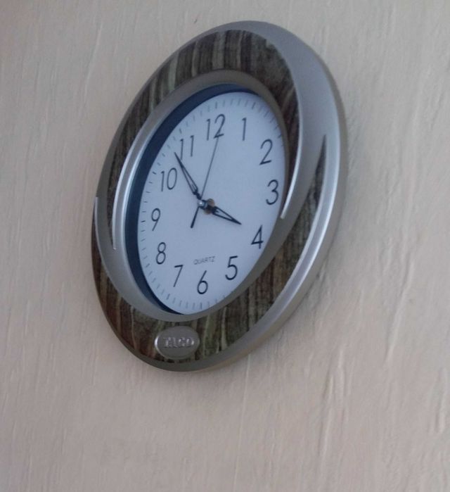 Zegar ścienny Tago,elektroniczny, ozdobny Quartz