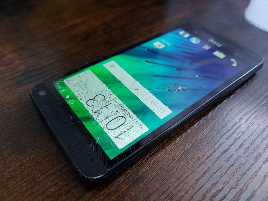 Telefon HTC One sprawny