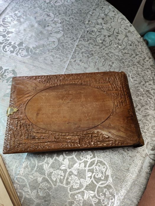 Продам старовинний дерев'яний альбом