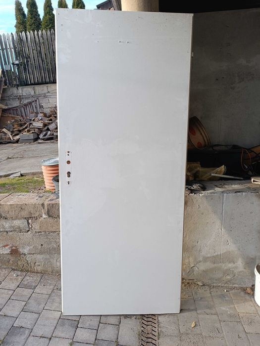 Drzwi wewnętrzne białe