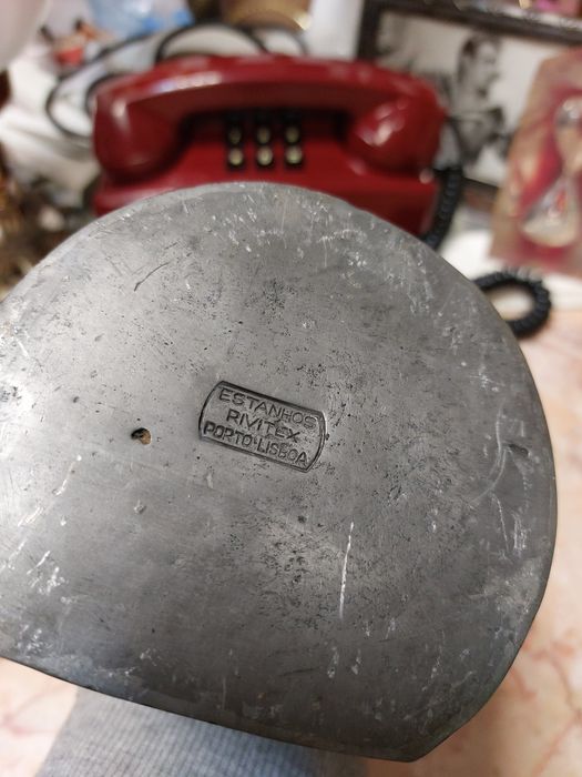 Cabeça de cavalo em estanho 

Escultura de uma peça de xadrez com