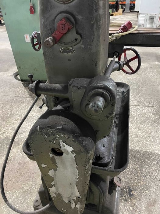 Fresadora Universal usada