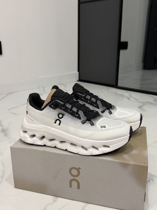 ОРИГІНАЛ Кросівки жіночі On Running Clodtilt Black/Ivory