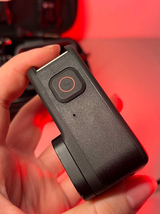 Екшн-камера GoPro Hero 10 з штативчиком