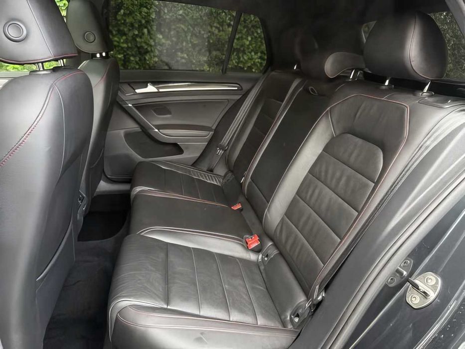 Volkswagen Golf GTI      2016