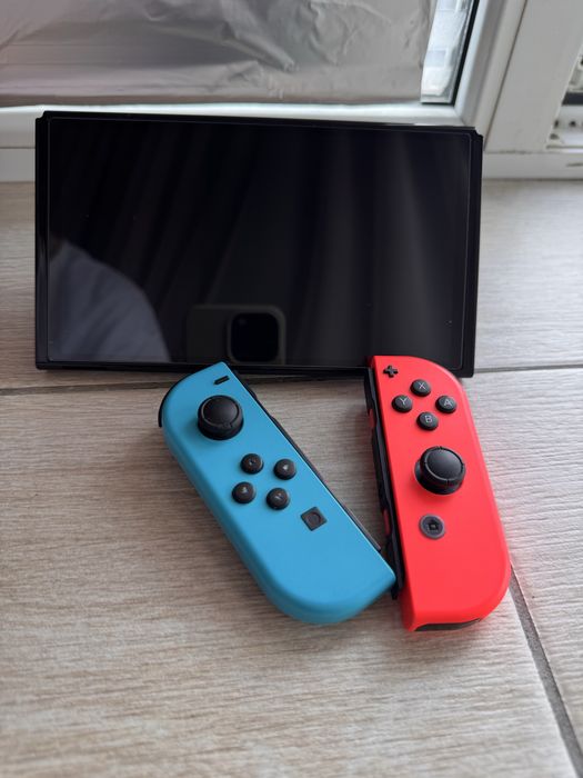 Игровая консоль Nintendo switch oled